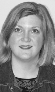 Kelly Medeiros&squot;s Headshot