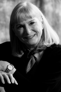 Lynda Elliott&squot;s Headshot