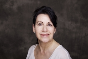 Lynne Krewiak&squot;s Headshot
