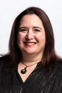 Headshot for Tracy Smith