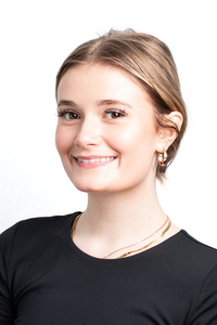 Olivia Zurawiecki&squot;s Headshot
