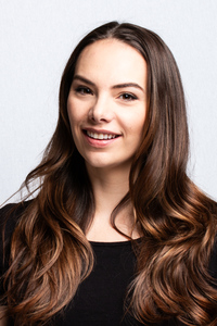 Headshot for Alina Cox