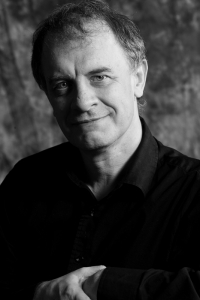 Derek Ross&squot;s Headshot
